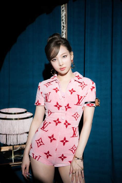 nayeon Louis Vuitton towel